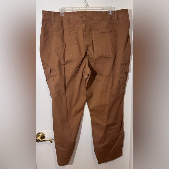 Terra & Sky Women's Brown Cargo Jeans - Picture 2 of 7